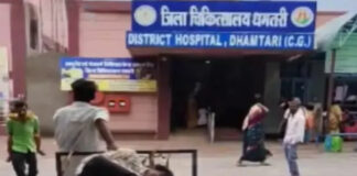 दोस्ती की मिसाल: ठेले पर बेसुध दोस्त को लेकर अस्पताल पहुंचा युवक, समय पर मिला इलाज