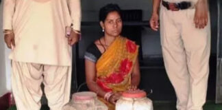 ऑपरेशन ‘आघात’ के तहत बड़ी कार्रवाई, 30 लीटर महुआ शराब के साथ महिला गिरफ्तार