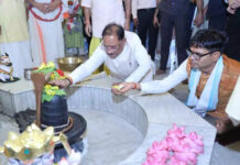 रायगढ़ दौरे पर मुख्यमंत्री साय ने मनकामेश्वर महादेव के किए दर्शन, प्रदेश की खुशहाली की मांगी कामना
