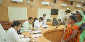 सीईओ प्रतीक जैन ने जनदर्शन में सुनीं आमजनों की समस्याएं, समय-सीमा में निराकरण के दिए निर्देश