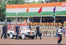 रायपुर में शान से लहराया तिरंगा, मुख्यमंत्री विष्णुदेव साय ने किया ध्वजारोहण