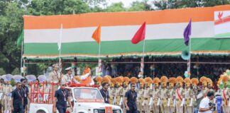 रायपुर में शान से लहराया तिरंगा, मुख्यमंत्री विष्णुदेव साय ने किया ध्वजारोहण