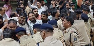 कोरबा में BJYM का कांग्रेस कार्यालय घेराव का प्रयास, पुलिस से हुई धक्का-मुक्की; बारिश ने थामा प्रदर्शन