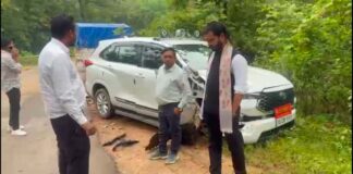 गरियाबंद में भीषण सड़क हादसा, जिला पंचायत अध्यक्ष की इनोवा से भिड़ी पिकअप