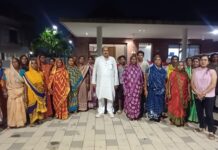 बरबसपुर में शराब दुकान खोलने का प्रस्ताव रद्द होने पर ग्रामीण महिलाओं ने पूर्व मंत्री जयसिंह अग्रवाल का जताया आभार
