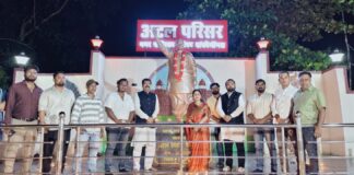 सेवा संकल्प अभियान के तहत बांकीमोंगरा में सजा ‘आशीर्वाद का दीया’, 11 हजार दीपों से जगमगाया नगर।