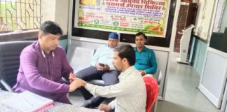 राष्ट्रीय लोक अदालत में लगा विशेष आयुर्वेद चिकित्सा शिविर, नाड़ीवैद्य डॉ. नागेंद्र नारायण शर्मा ने लोगों को बताए स्वस्थ रहने के उपाय