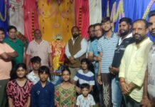 बांकीमोंगरा के विभिन्न क्षेत्रों में विराजे गजानंद स्वामी का विकास झा ने किया दर्शन, क्षेत्र की खुशहाली की कामना।