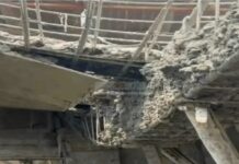 कोरबा में 10 लाख के निर्माणाधीन मंच पर बड़ा सवाल, ढलाई के अगले ही दिन भरभराकर गिरा छज्जा