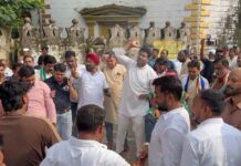 SIR विवाद पर छत्तीसगढ़ में कांग्रेस का हल्लाबोल, रायपुर में मोदी और CEC का पुतला फूंका, पुलिस से हुई झड़प