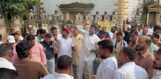 SIR विवाद पर छत्तीसगढ़ में कांग्रेस का हल्लाबोल, रायपुर में मोदी और CEC का पुतला फूंका, पुलिस से हुई झड़प