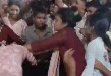 रायपुर में युवतियों के बीच सड़क पर भिड़ंत, बाल खींचकर मारपीट का वीडियो वायरल; जांच में जुटी पुलिस