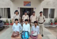 राजस्थान के तीन युवक गांजा तस्करी के आरोप में गिरफ्तार, 15.737 किलो मादक पदार्थ जब्त