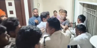 कोरबा के होटल में प्रार्थना सभा को लेकर हंगामा, मारपीट का वीडियो वायरल; धर्मांतरण के आरोपों की जांच में जुटी पुलिस