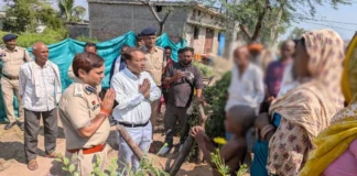 बेटी को खो दिया, अब न्याय के लिए भटक रहे हैं माता-पिता”, मुंगेली में पीड़ित परिवार से मिले कलेक्टर-एसएसपी
